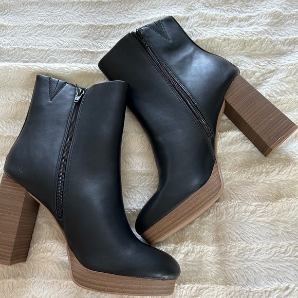 NIB Lauren Conrad boots size 9.5 - Picture 2 of 6